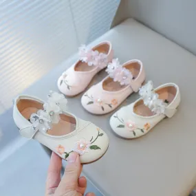 Bellissimi fiori di pizzo Scarpe Hanfu Scarpe in pelle Pu da ragazza in stile tradizionale retrò Bambino Splendide scarpe da pri